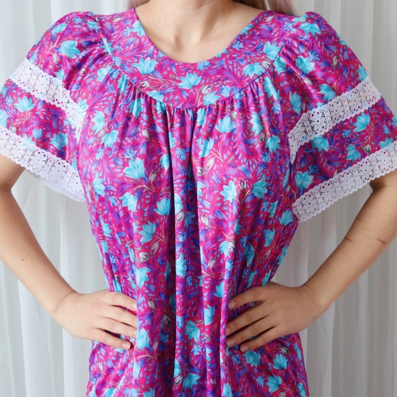 60’s / 70’s Maxi Whimsical Lounge Dress - Picture 2 of 8